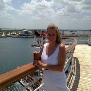 Meet your Posher, Debbie